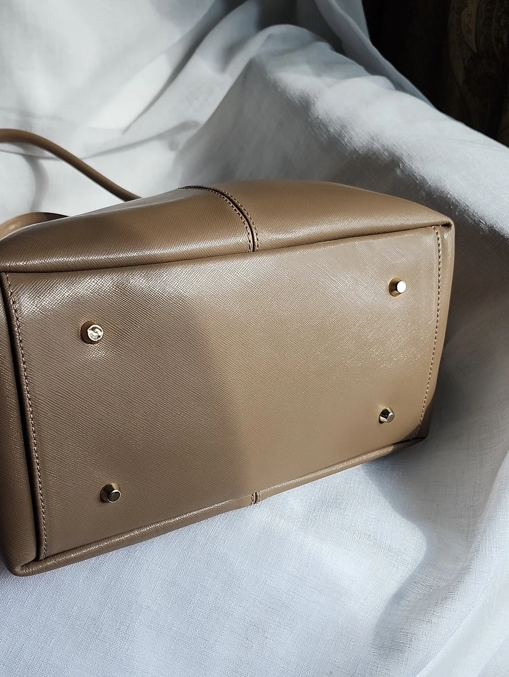 Island Cashmere NWOT Taupe Medium Leather Hampton Convertible Satchel/Tote, $295